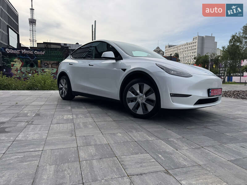 Внедорожник / Кроссовер Tesla Model Y 2023 в Киеве