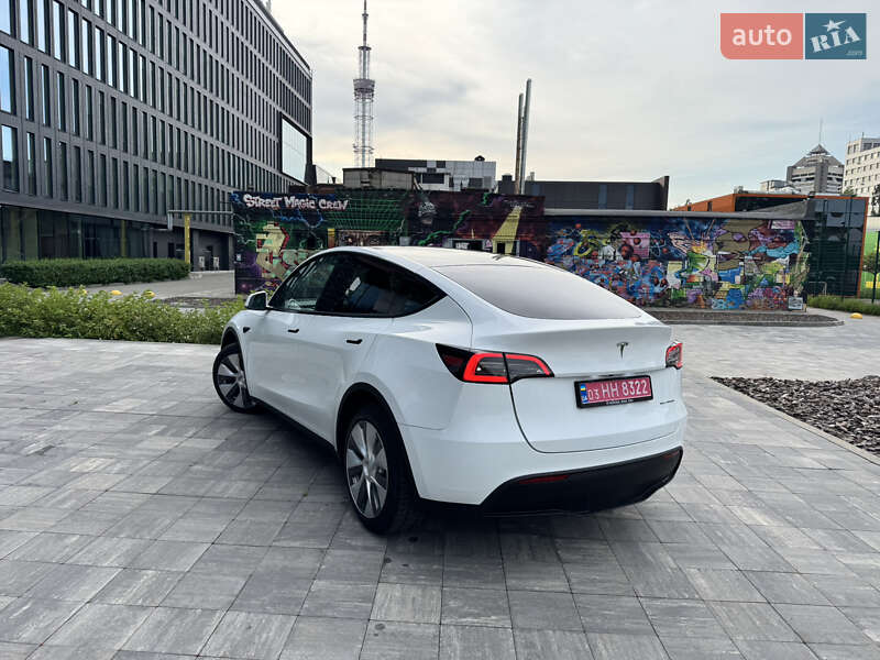 Внедорожник / Кроссовер Tesla Model Y 2023 в Киеве