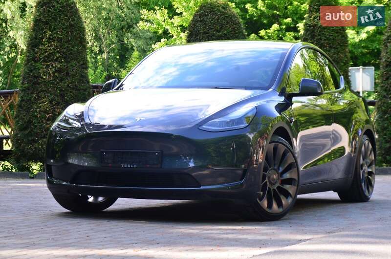 Внедорожник / Кроссовер Tesla Model Y 2024 в 