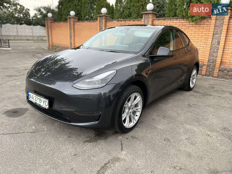 Внедорожник / Кроссовер Tesla Model Y 2024 в Киеве