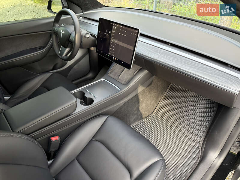 Внедорожник / Кроссовер Tesla Model Y 2021 в Гостомеле