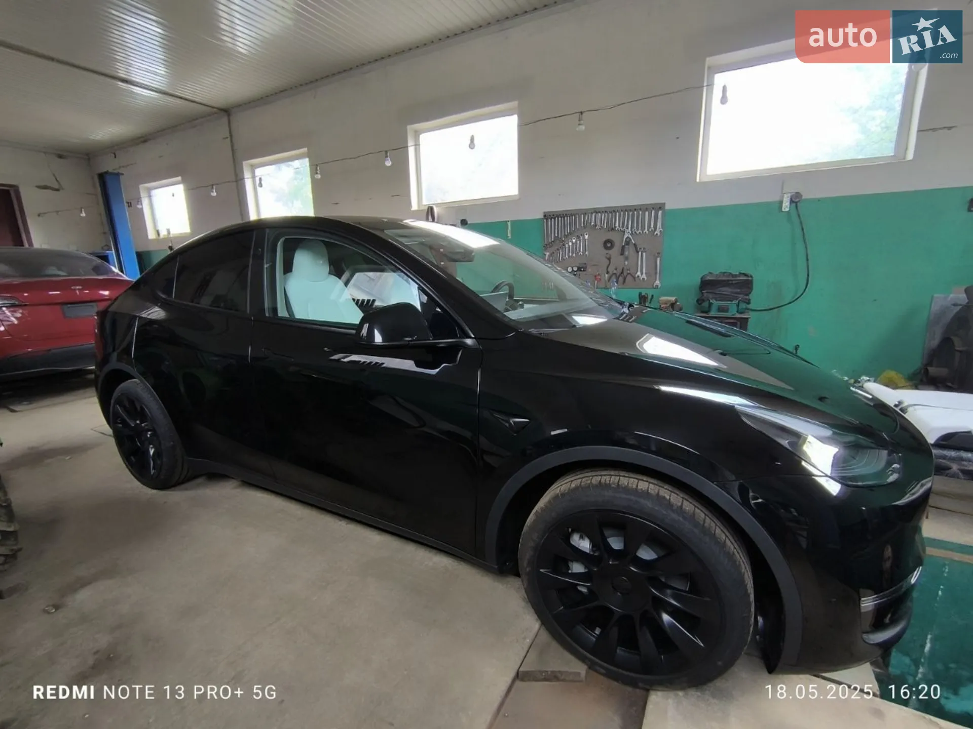 2024 Tesla Model Y - мініатюра 9
