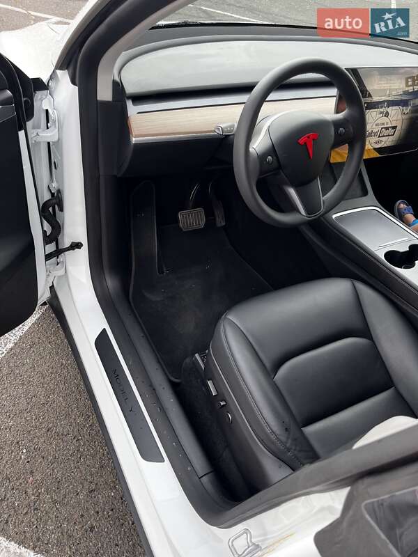 Позашляховик / Кросовер Tesla Model Y 2023 в Києві