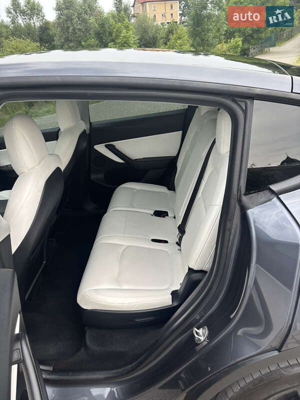 Внедорожник / Кроссовер Tesla Model Y 2021 в Львове