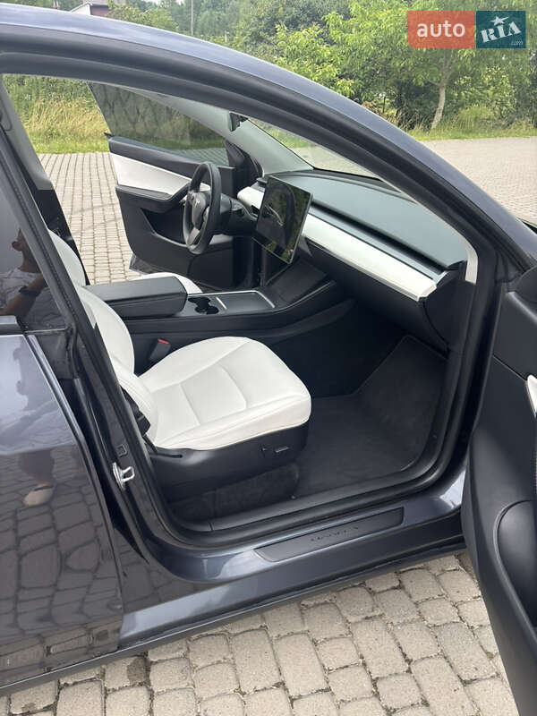 Внедорожник / Кроссовер Tesla Model Y 2021 в Львове