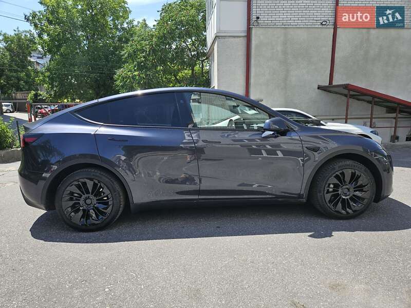 Позашляховик / Кросовер Tesla Model Y 2024 в Тернополі