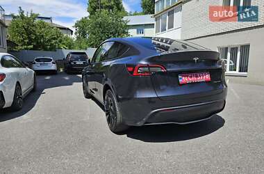 Позашляховик / Кросовер Tesla Model Y 2024 в 