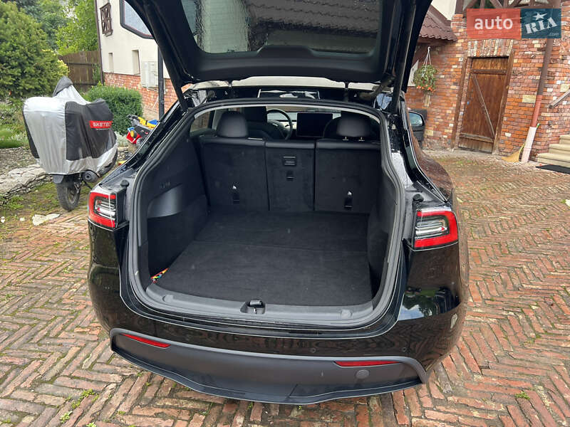 Внедорожник / Кроссовер Tesla Model Y 2021 в Львове