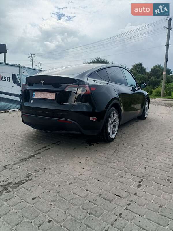Позашляховик / Кросовер Tesla Model Y 2023 в Львові фото 2 Позашляховик / Кросовер Tesla Model Y 2023 в Львові