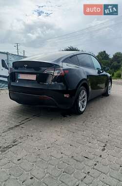 Позашляховик / Кросовер Tesla Model Y 2023 в 