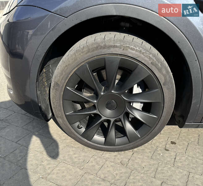 Позашляховик / Кросовер Tesla Model Y 2023 в Івано-Франківську