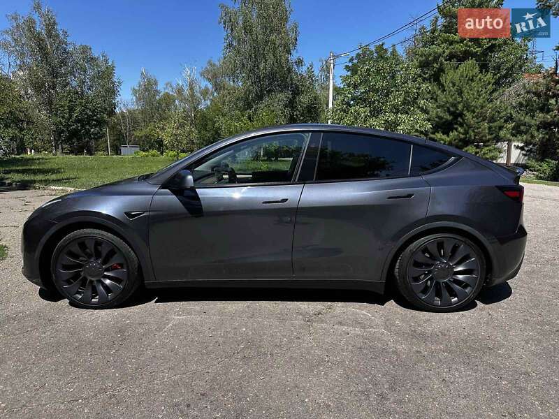 Позашляховик / Кросовер Tesla Model Y 2024 в Харкові