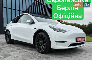 Внедорожник / Кроссовер Tesla Model Y 2023 в Киеве
