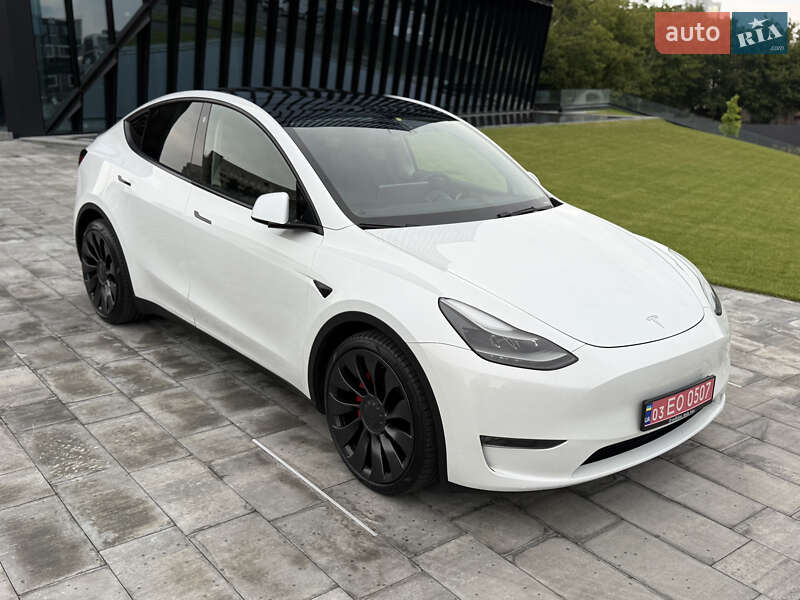 Внедорожник / Кроссовер Tesla Model Y 2023 в Киеве