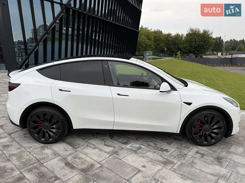 Внедорожник / Кроссовер Tesla Model Y 2023 в Киеве