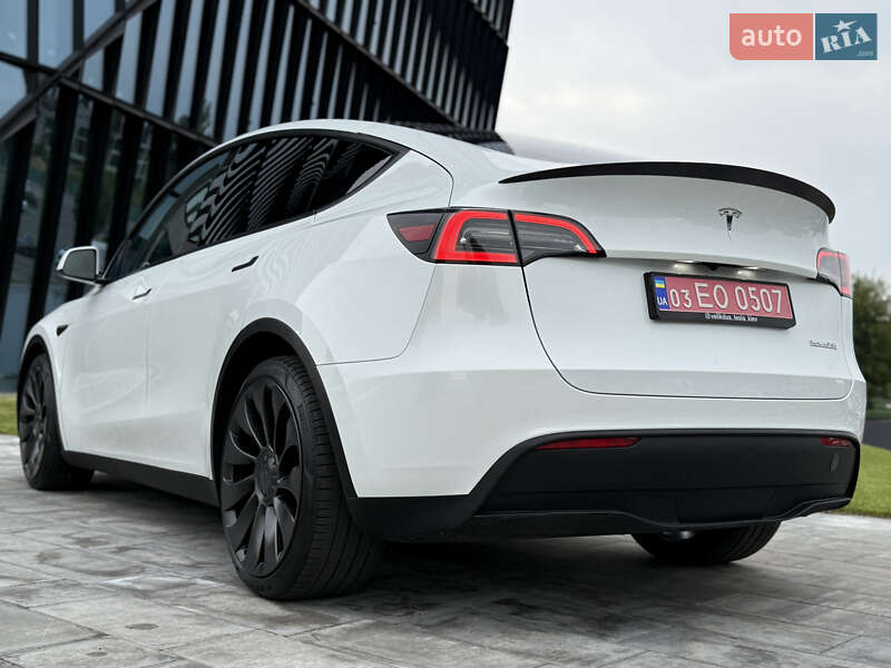 Внедорожник / Кроссовер Tesla Model Y 2023 в Киеве
