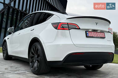 Внедорожник / Кроссовер Tesla Model Y 2023 в 