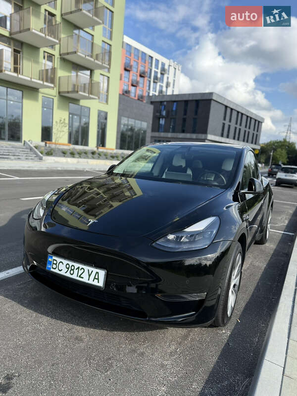Позашляховик / Кросовер Tesla Model Y 2021 в Львові