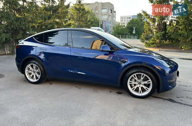 Внедорожник / Кроссовер Tesla Model Y 2024 в 