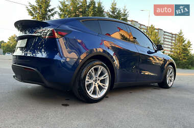 Внедорожник / Кроссовер Tesla Model Y 2024 в 