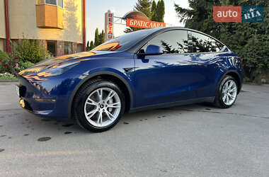 Внедорожник / Кроссовер Tesla Model Y 2024 в 