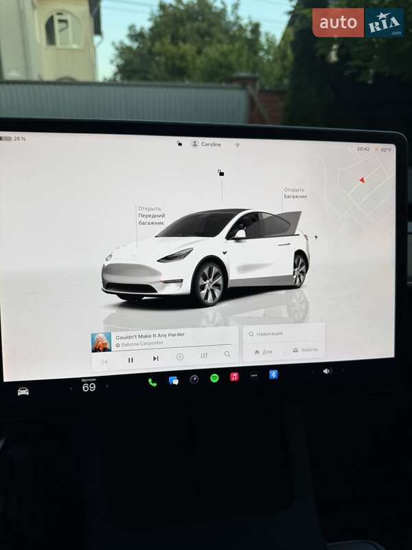 Позашляховик / Кросовер Tesla Model Y 2022 в Чернівцях