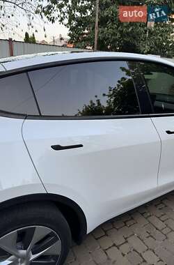 Позашляховик / Кросовер Tesla Model Y 2022 в Чернівцях