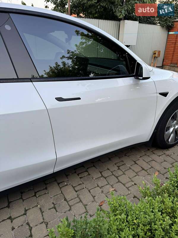 Позашляховик / Кросовер Tesla Model Y 2022 в Чернівцях