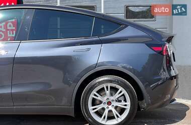 Позашляховик / Кросовер Tesla Model Y 2024 в 