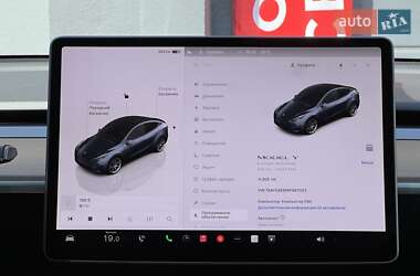 Позашляховик / Кросовер Tesla Model Y 2024 в 