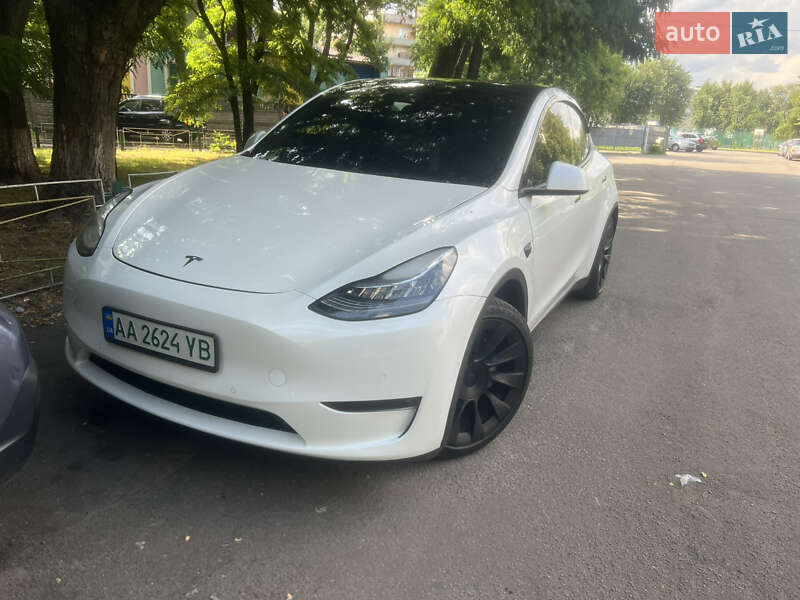 Tesla Model Y 2021