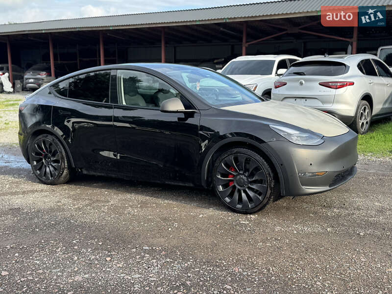 Внедорожник / Кроссовер Tesla Model Y 2022 в Ровно