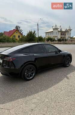 Позашляховик / Кросовер Tesla Model Y 2024 в 