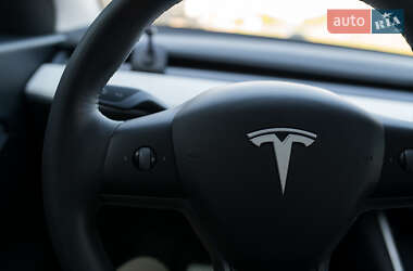 Позашляховик / Кросовер Tesla Model Y 2020 в 