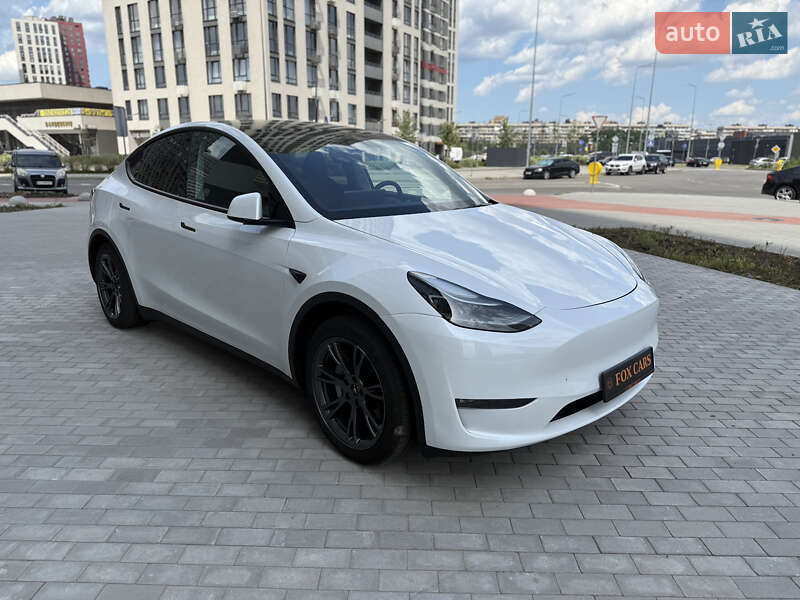 Позашляховик / Кросовер Tesla Model Y 2024 в Києві