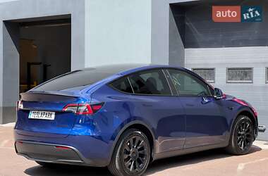 Позашляховик / Кросовер Tesla Model Y 2024 в 