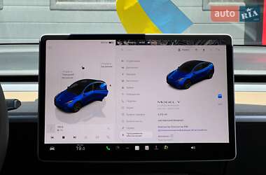 Позашляховик / Кросовер Tesla Model Y 2024 в 