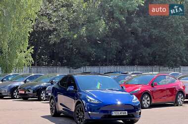Позашляховик / Кросовер Tesla Model Y 2024 в 