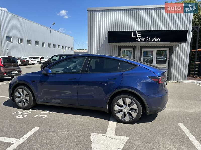 Внедорожник / Кроссовер Tesla Model Y 2024 в Киеве