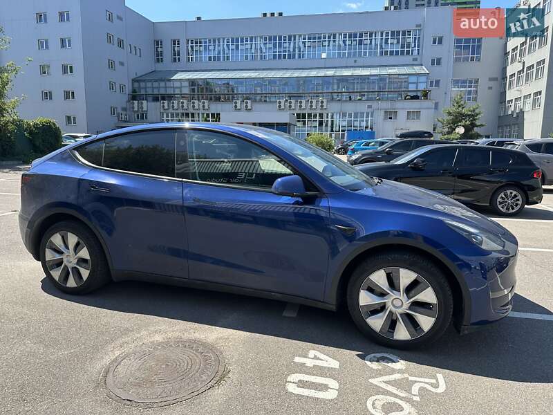 Внедорожник / Кроссовер Tesla Model Y 2024 в Киеве