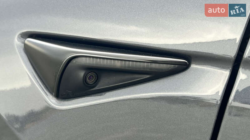 Внедорожник / Кроссовер Tesla Model Y 2021 в Луцке