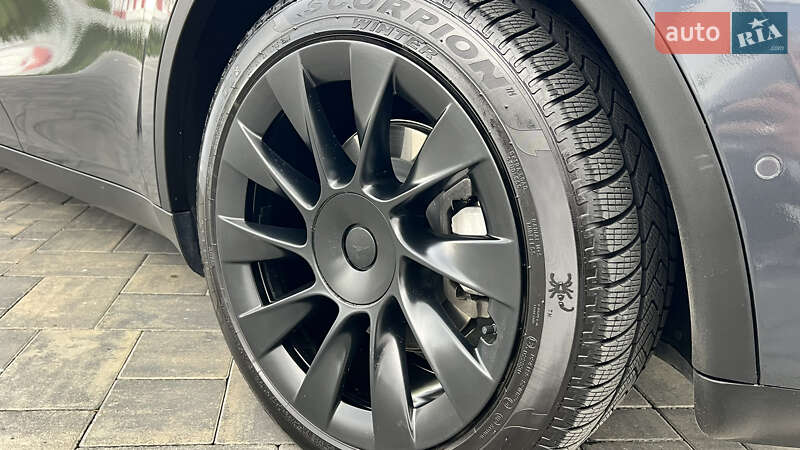 Внедорожник / Кроссовер Tesla Model Y 2021 в Луцке