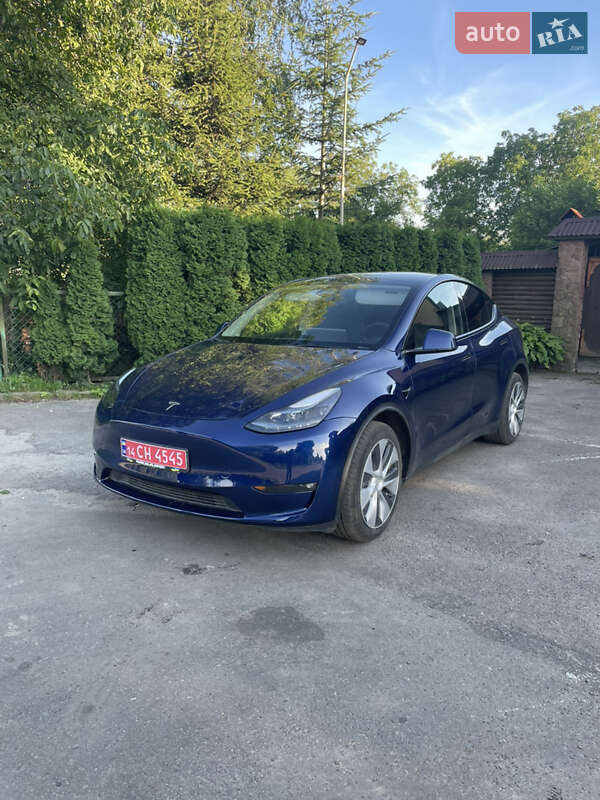 Внедорожник / Кроссовер Tesla Model Y 2023 в Львове