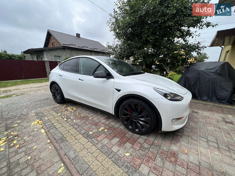 Внедорожник / Кроссовер Tesla Model Y 2021 в Львове