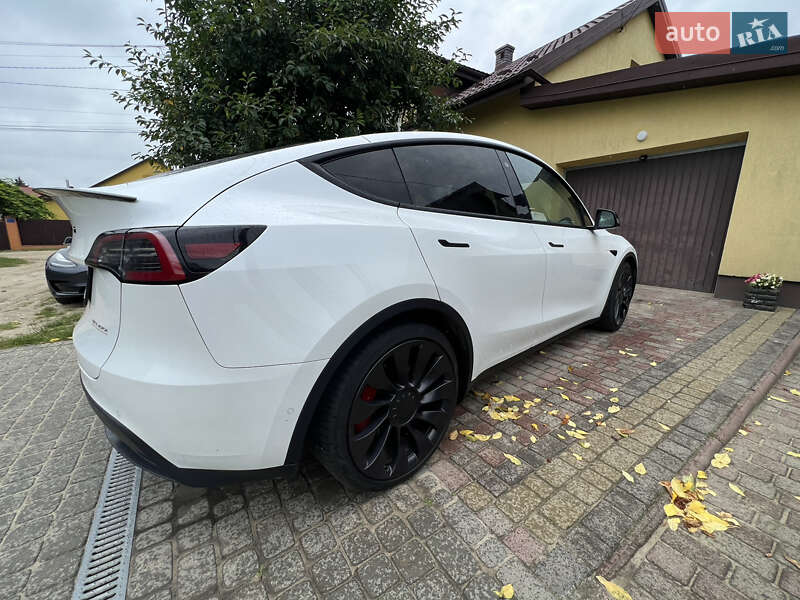 Внедорожник / Кроссовер Tesla Model Y 2021 в Львове
