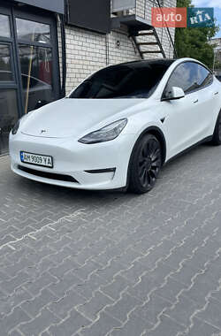 Внедорожник / Кроссовер Tesla Model Y 2021 в 