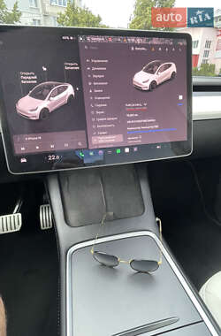 Внедорожник / Кроссовер Tesla Model Y 2021 в 