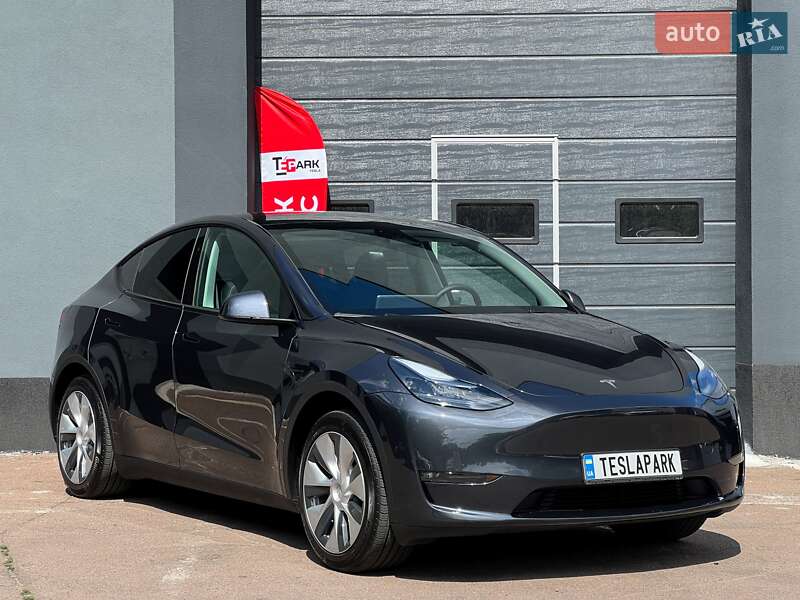 Позашляховик / Кросовер Tesla Model Y 2024 в Києві