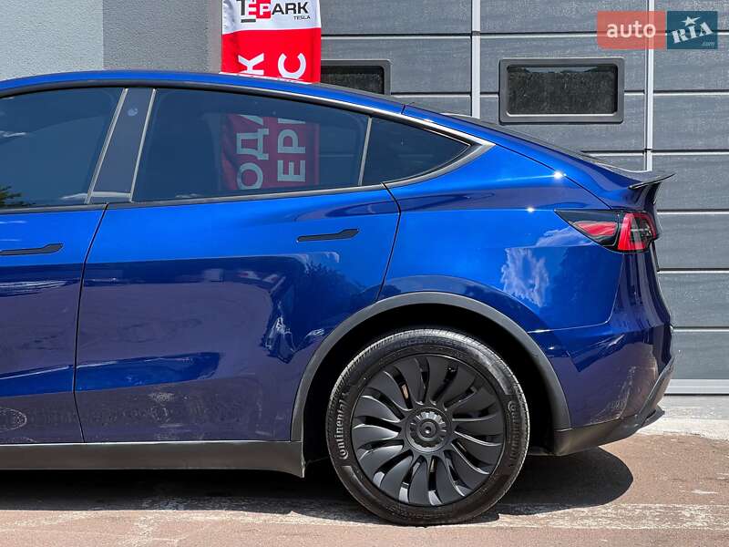 Внедорожник / Кроссовер Tesla Model Y 2023 в Киеве