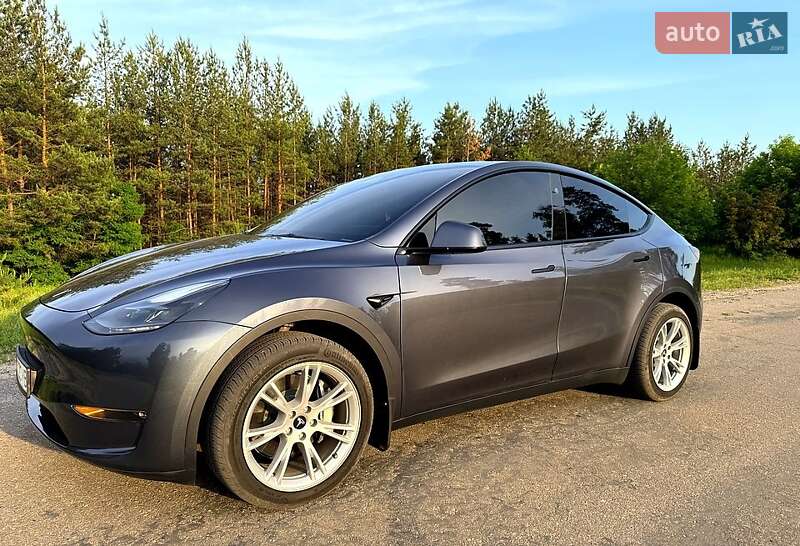 Tesla Model Y 2023